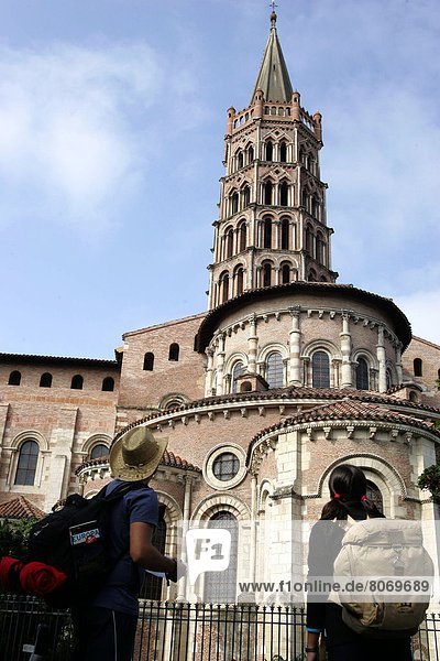 Bewunderung  Tourist  Kirchturm  Heiligtum  Pilgerer  Basilika  Toulouse  Weg