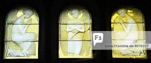 Fenster  Kunst  Kirche  innerhalb  Engel  Religiöses Bauwerk  Gebet  Reims  Aufführung