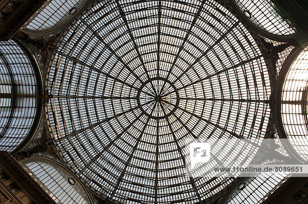 Glaskuppel in der Einkaufspassage Galleria Umberto I