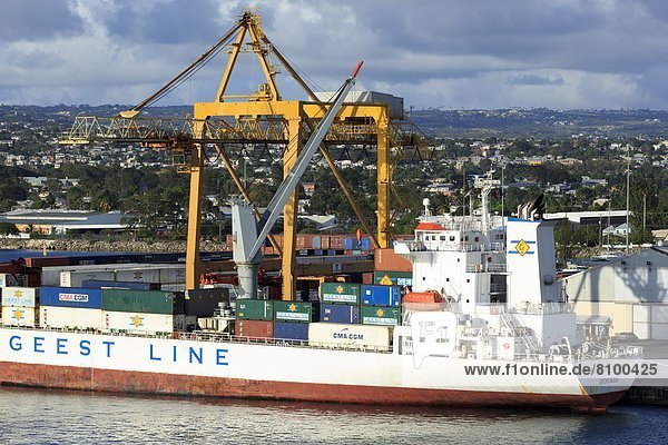 Bridgetown  Hauptstadt  Wasser  Hafen  Schiff  Karibik  Westindische Inseln  Barbados  Mittelamerika  Container  tief