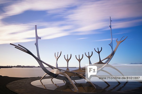 Reykjavik  Hauptstadt  Skulptur  rostfrei  Symbol  Island  modern  Stahl  Wikinger