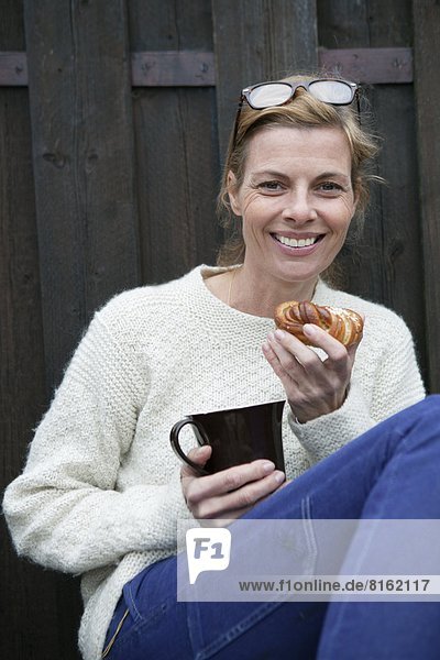 Portrait  Frau  Pause  reifer Erwachsene  reife Erwachsene  Kaffee