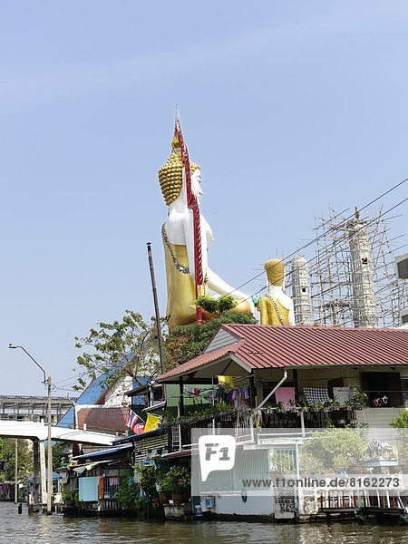 niedrig  Statue  Ansicht  Flachwinkelansicht  Winkel  Buddha