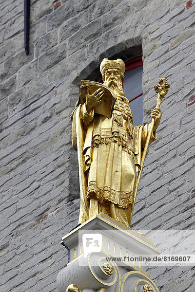 Vergoldete Statue auf dem Gerechsthof oder Justizpalast