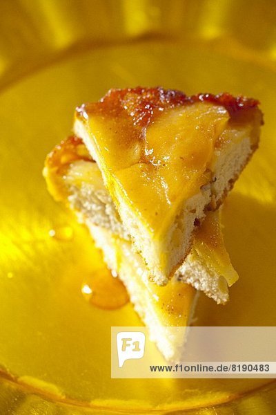 Stücke von Birnenkuchen