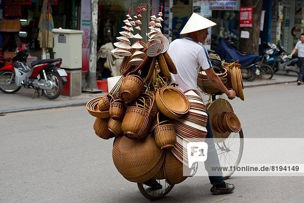 Straßenverkäufer  Hanoi  Vietnam  Asien