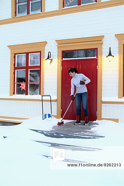 Frau  entfernen  entfernt  Vordach  Schnee