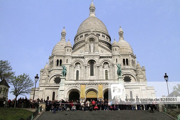 Paris Hauptstadt überqueren Frankreich Europa Freitag gute Nachricht gute Nachrichten Kreuz Montmartre
