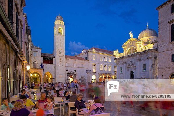 Europa Restaurant Uhr UNESCO-Welterbe Kroatien Dalmatien Dubrovnik Abenddämmerung