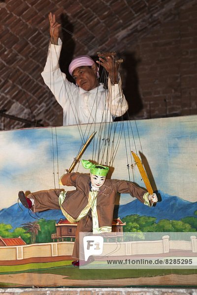 Traditional puppet show at the Nanda Restaurant  Bagan  Central Myanmar  Myanmar (Burma)  Asia