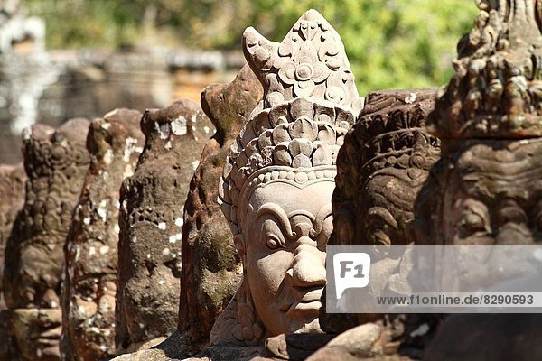 Statue  Eingang  Angkor  Kambodscha  Süden