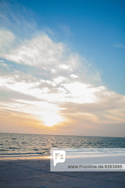 Sonnenuntergang über dem Meer  Clearwater  Florida  Vereinigte Staaten von Amerika