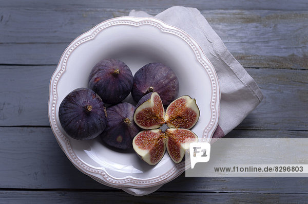 Figs in a bowl