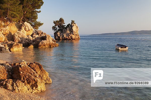 Felsbrocken  Europa  Landschaft  Küste  Boot  Rudern  Brela  Kroatien  Dalmatien