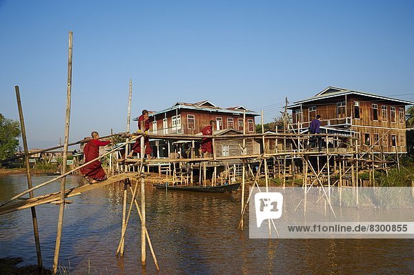 Holzbrücke Myanmar Asien Inle See Shan Staat