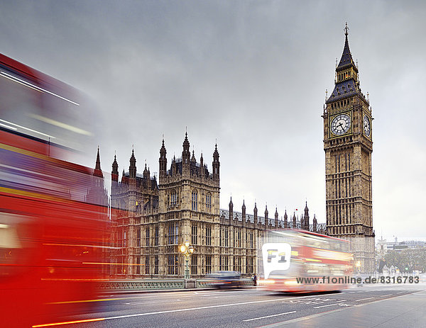 Big Ben und die Houses of Parliament von Westminster Bridge