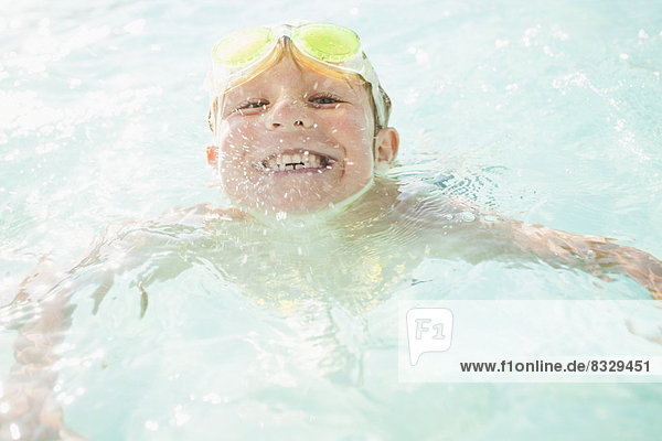 Junge - Person Schwimmbad schwimmen 5-6 Jahre 5 bis 6 Jahre