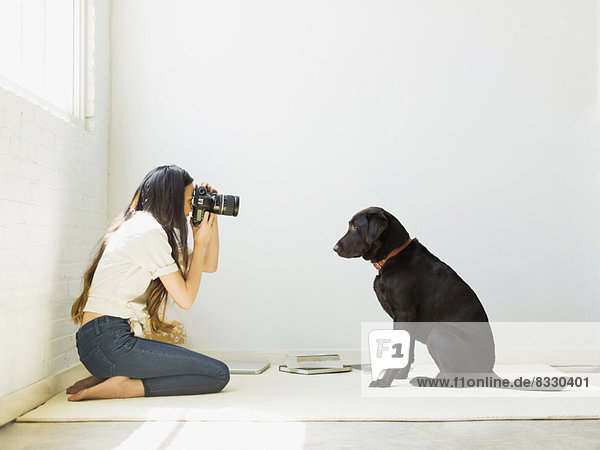 Frau  Hund  fotografieren  Studioaufnahme