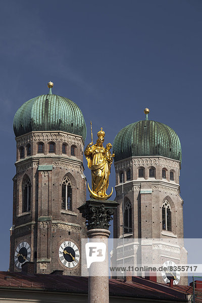 Mariensäule vor der Frauenkirche  München  Oberbayern  Bayern  Deutschland