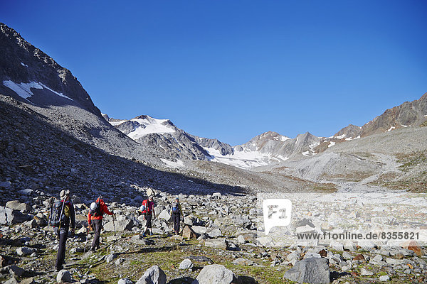 Mountaineers in Pitztal on their way to Sexegertenferner  Tyrol  Austria