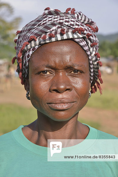 Porträt einer Frau  Waiima  Kono Distrikt  Sierra Leone