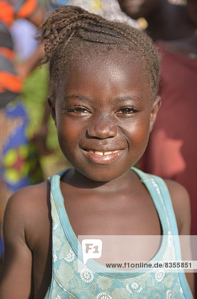Porträt eines Mädchens  Waiima  Kono Distrikt  Sierra Leone