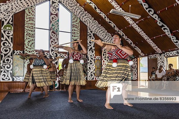 Poi dancers at Pakowhai Marae  Gisborne  North Island  New Zealand  Pacific