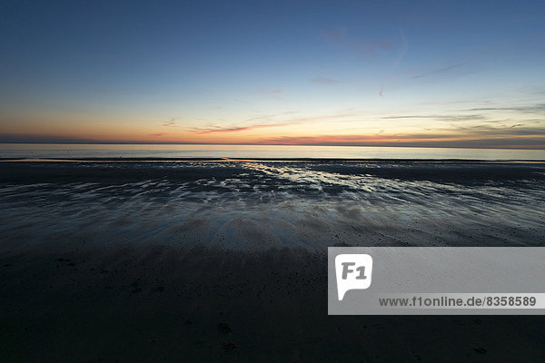 Holland  Nordsee  Küste  Ebbe  Strand bei Sonnenuntergang