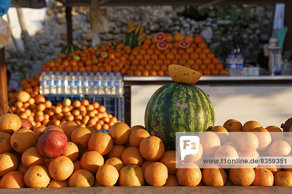 Türkei  Antalya  Ornages und Melone in der Saftkabine