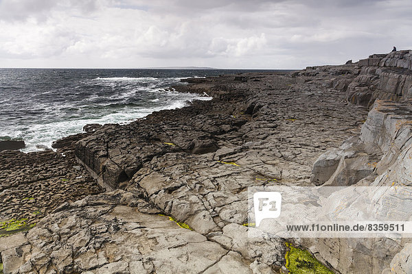 Irland  County Clare  Coastal landscape near Doolin