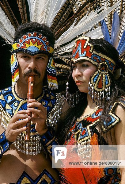 Vereinigte Staaten von Amerika  USA  Tradition  Musiker  Indianer  Mexiko  Kostüm - Faschingskostüm  Azteken  Kalifornien