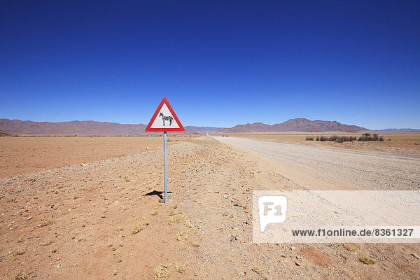 Straße in der Wüste,  Namibia,  Afrika
