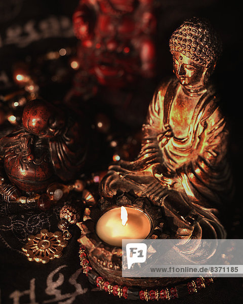 Vereinigte Staaten von Amerika  USA  beleuchtet  Dunkelheit  Umwelt  weiß  Statue  Kerze  1  Buddha  Kalifornien