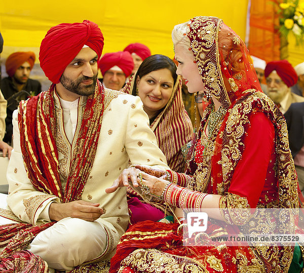 Braut  Bräutigam  Hochzeit  Zeremonie  geben  Indien  indische Abstammung  Inder  Punjab
