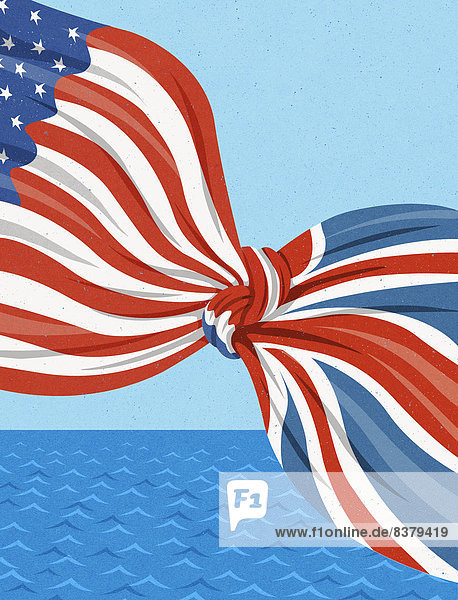 Amerikanische und britische Flagge verbunden über dem Meer