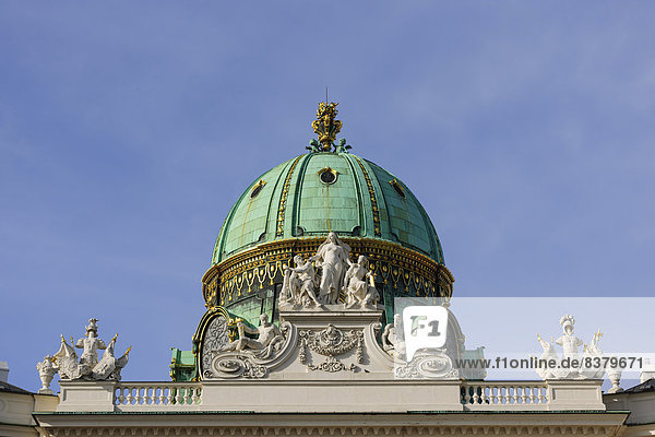 Kuppel des Michaelertraktes  Hofburg  Wien  Österreich