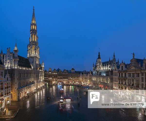 Grand Place dusk  UNESCO World Heritage Site  Brussels  Belgium  Europe