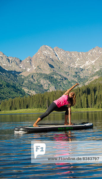 hoch oben Paddel Yoga