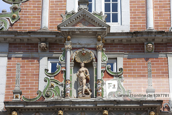Statue der Lucretia  Detail der Fassade  Leisthaus  1607  Weserrenaissance  Museum Hameln  Hameln  Niedersachsen  Deutschland