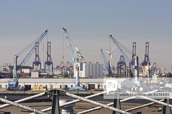 Germany  Europe  freight  city  harbour  port  harbour cranes  Hamburg  hamburger  crane  cranes  logistics  ship freight  town  city  day  transport  economy