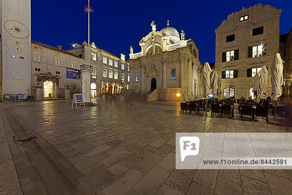 Kroatien  Dubrovnik  Blick auf die Altstadt  Sveti Vlaho Kirche