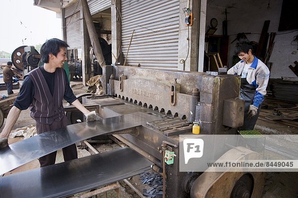 Mann  arbeiten  Recycling  China  Chongqing  Metall  Stahl