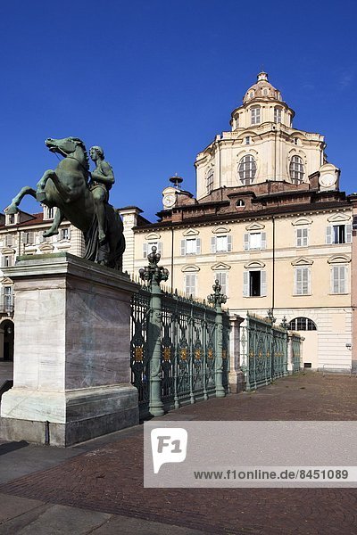Europa  Kirche  Statue  Geländer  Platz  Italien  Piemont  Turin