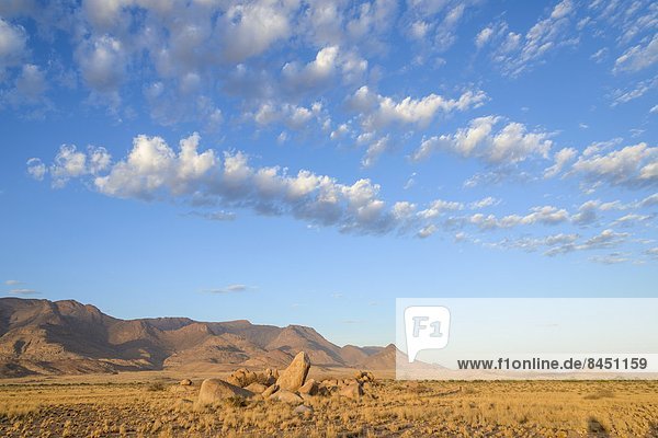 klar  Felsbrocken  Berg  Sonnenaufgang  Namibia  Afrika  unterhalb  Damaraland