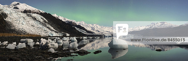 Aurora borealis  College Fjord  Prince William Sound  Alaska  USA