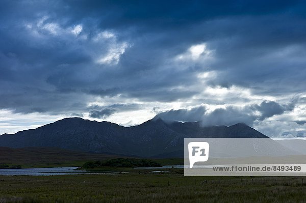 Anschnitt  Berg  Big Ben  Connemara  County Galway  Irland