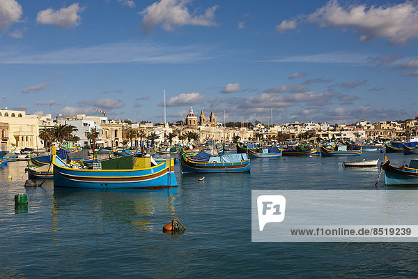 Malta  Marsaxlokk  Fischerboote im Hafen
