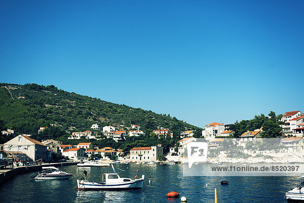 Kroatien  Dalmatien  Blick auf den Hafen von Korcula