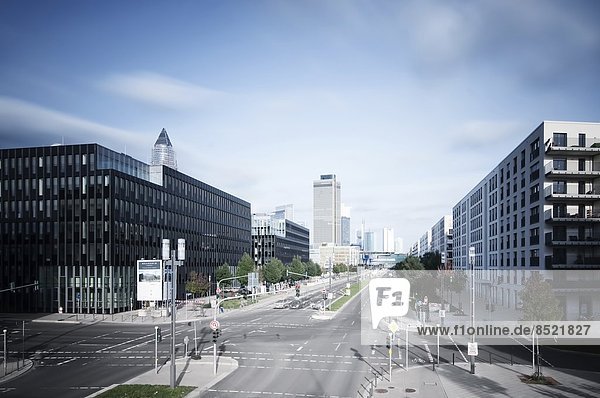 Germany  Hesse  Frankfurt  crossroad at European quarter with ßiew to skyline