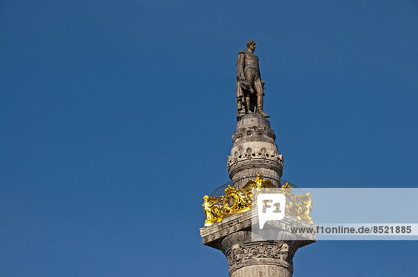 Belgien  Brüssel  Kongresssäule mit Statue von Leopold I. am Kongressort